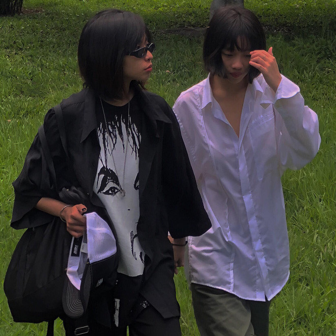 Buổi gặp đầu tiên của hai người là tại Nhà hát Thành phố. Lê Tú đã ấn tượng ngay với một cô nhóc 16 tuổi có cách nói chuyện và suy nghĩ rất trưởng thành, lại còn thông minh và thích nghệ thuật. Còn với Anh Thư, Tú là người rất tinh tế, suy nghĩ chín chắn, cũng có lúc ngọt ngào, có lúc hài hước và là người hoạt ngôn, biết quan tâm đến người xung quanh. Cặp gái xinh LGBT nhận thấy sự tương đồng về quan điểm và sở thích nên nói chuyện ngày càng nhiều, từ đó, hai người càng thêm thích đối phương hơn.