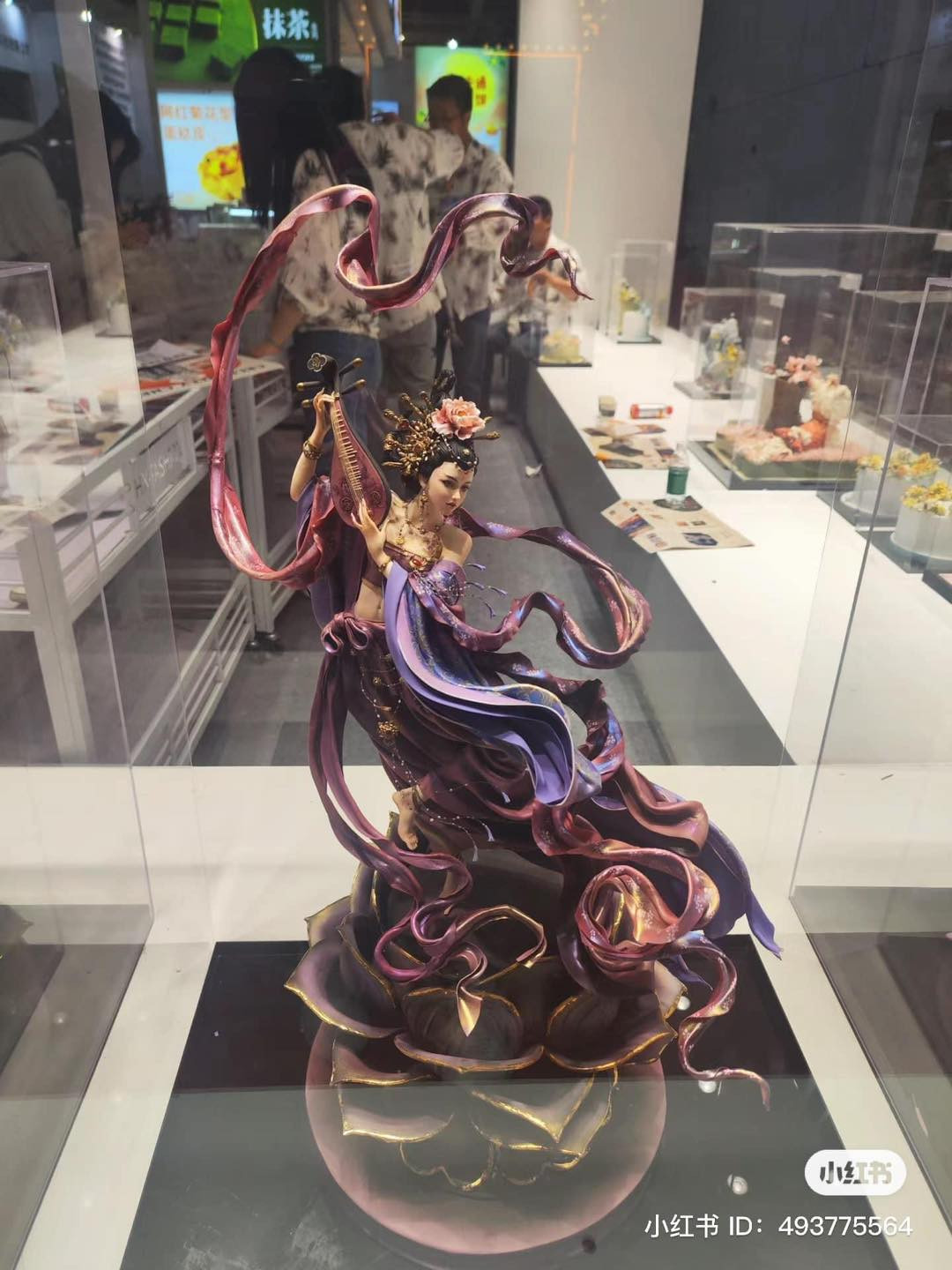 Nhiều người không thể tin nổi vào mắt mình rằng đây là một chiếc bánh kem.