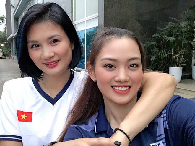 Sở hữu nhan sắc như hot girl và chiều cao 1m73 nổi bật, trên một chương trình truyền hình gần đây, Thu Hoài chia sẻ cô thường xuyên bị nhìn nhầm là người mẫu.