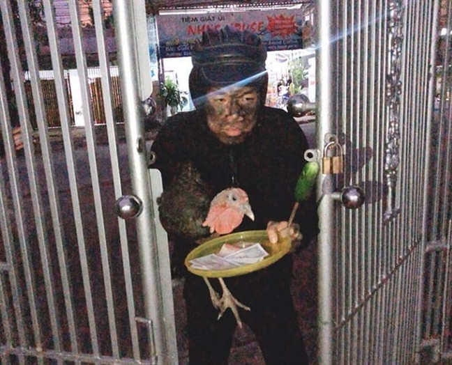 Một số thanh niên tự hoá trang, chụp ảnh và đăng tải thông tin bịa đặt lên mạng xã hội đã bị cơ quan công an triệu tập lấy lời khai.