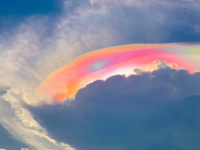 Những bức ảnh được chia sẻ trên mạng xã hội đã nhận về hàng nghìn lượt thích cùng hàng trăm bình luận, chia sẻ.