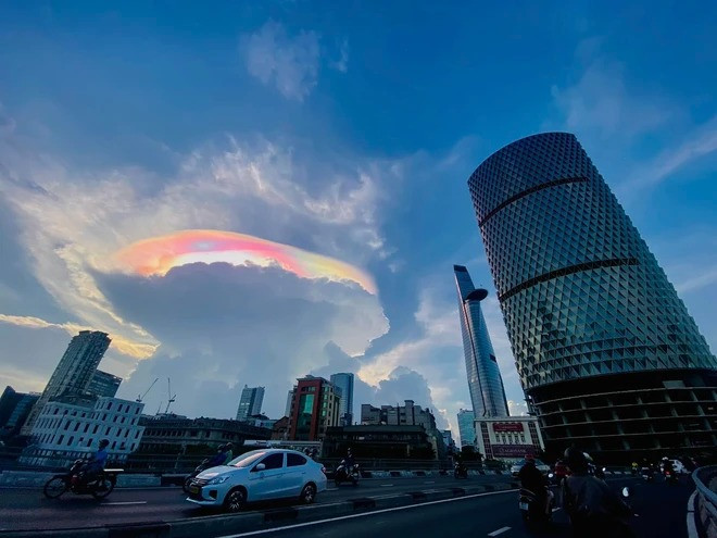 Mây ngũ sắc là hiện tượng ít khi xảy ra vì đám mây phải mỏng và có nhiều giọt nước hoặc tinh thể băng có cùng kích thước, tia nắng mặt trời chỉ gặp một vài giọt vào thời điểm đó. Chính thế rất nhiều người hào hứng ghi lại khoảnh khắc này.