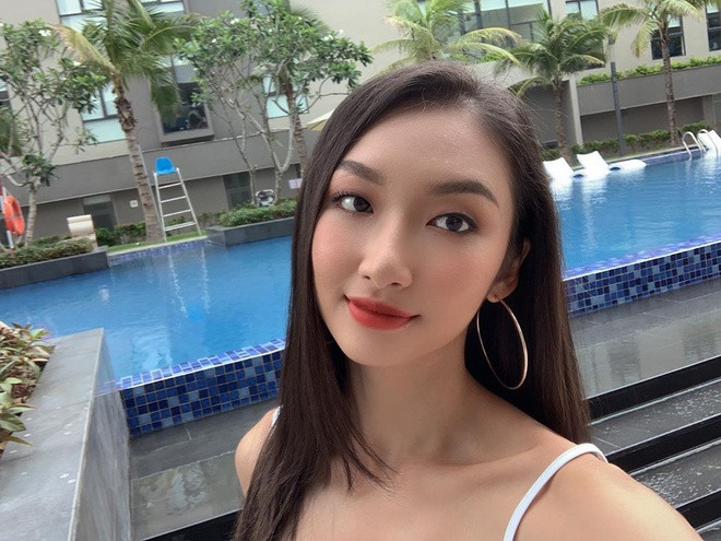 Trước đó, Thanh Khoa nhiều lần ghi tên tại các đấu trường nhan sắc trong nước như Hoa khôi Áo dài 2016, lọt top 15 Hoa hậu Thế giới Việt Nam 2019. Cô nàng cũng từng tham dự nhiều cuộc thi thời trang như Elite Model Look 2014, Top 5 Asian Top Fashion Model of the Year năm 2014.