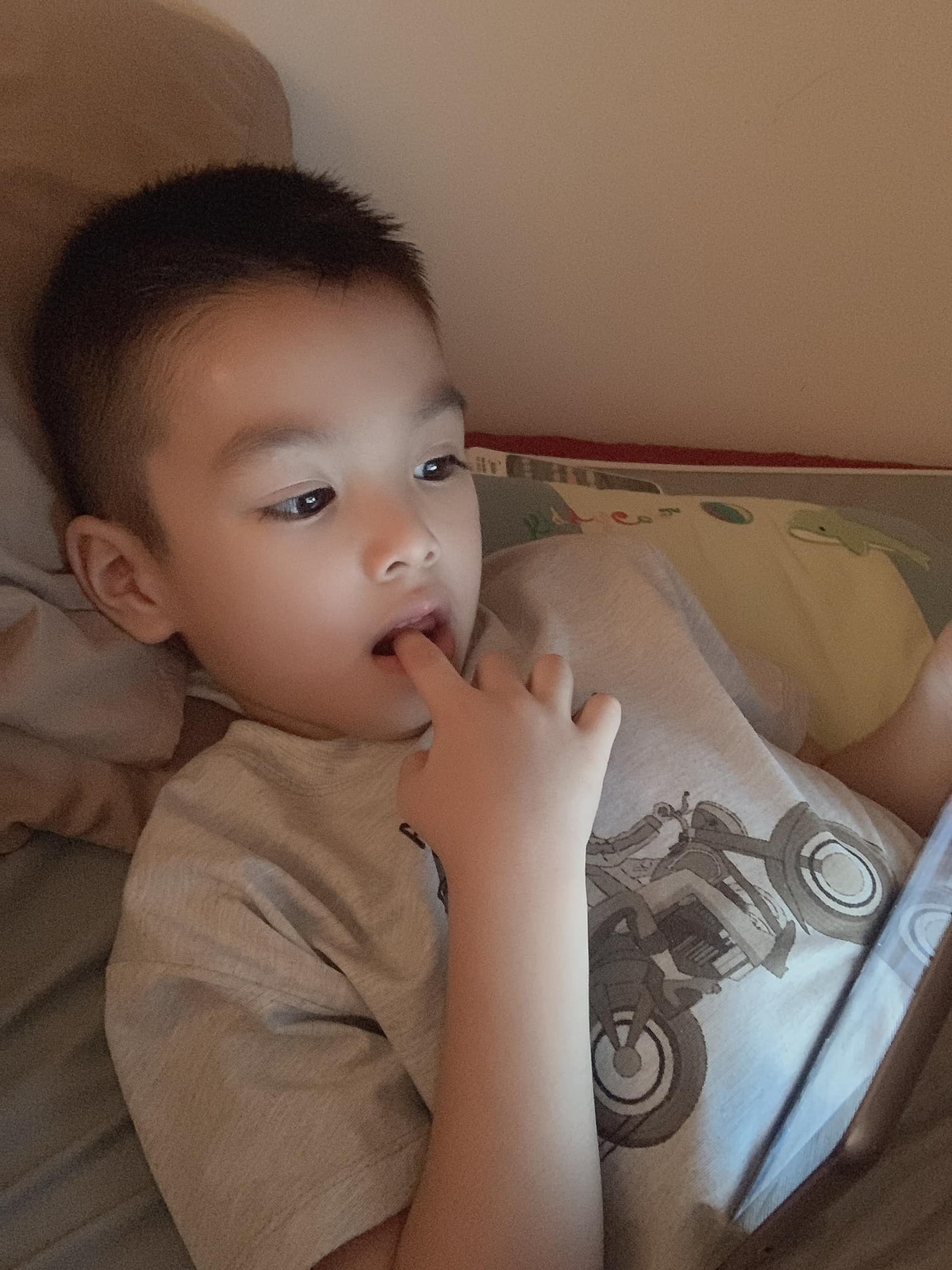 Hôn nhân đổ vỡ, Quỳnh Lương thương con trai phải lớn lên khi thiếu tình cảm của bố, nhưng đó cũng là động lực để cô cố gắng rất nhiều, để con không cảm thấy thiệt thòi so với các bạn.