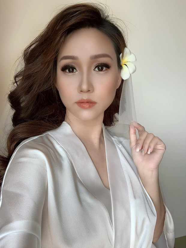 Trúc Mai cũng là người khá kín tiếng về đời tư. Cô rất ít khi thể hiện cảm xúc và cập nhập cuộc sống trên mạng xã hội.