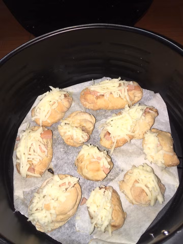 Khi bạn đã không có năng khiếu nấu nướng thì có bao nhiêu thời gian rèn luyện cũng không thể thành tài được. Nhìn thành quả thảm họa thế này thì chính "đầu bếp" còn chả muốn ăn nói gì người khác.