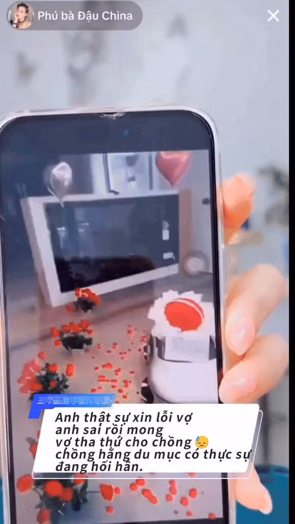 Tuy nhiên, đây không phải lần duy nhất là ông xã Hằng Du Mục xin lỗi nên netizen cho rằng anh đang "bày trò" mà thôi, "lời xin lỗi lặp đi lặp lại quá nhiều lần sẽ thành thói quen chứ không còn sự chân thành".