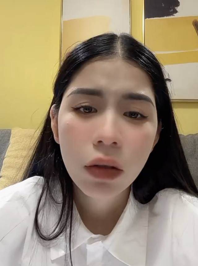 Cho đến tối 23/6, Hằng Du Mục mới xuất hiện trở lại trên livestream. Cô cũng thẳng thắn chia sẻ các vết bầm tím đã đỡ hơn, cũng không còn đau, chỉ còn riêng bàn tay vẫn chưa hồi phục hẳn. So với buổi livestream trước, thần sắc của nữ TikToker cũng có phần tốt hơn.