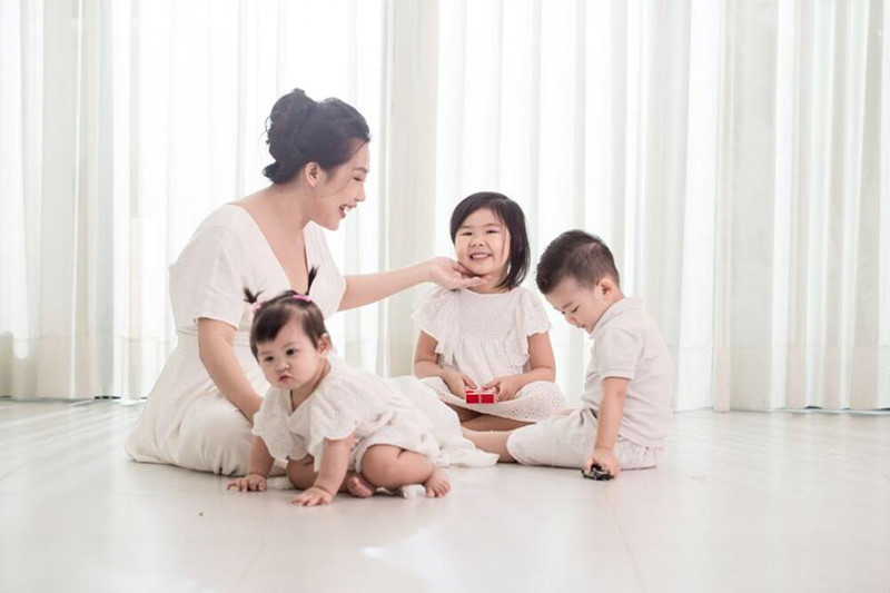 Không chỉ có vậy, nữ nhà văn Gào còn từng bị dân mạng tố là "tuesday". Thời điểm chồng cô là Hà Tuấn Tú đang là du học sinh tại Anh có yêu một cô gái vừa xinh đẹp vừa giỏi giang, Gào được cho nguyên nhân khiến cặp đôi này rạn nứt.