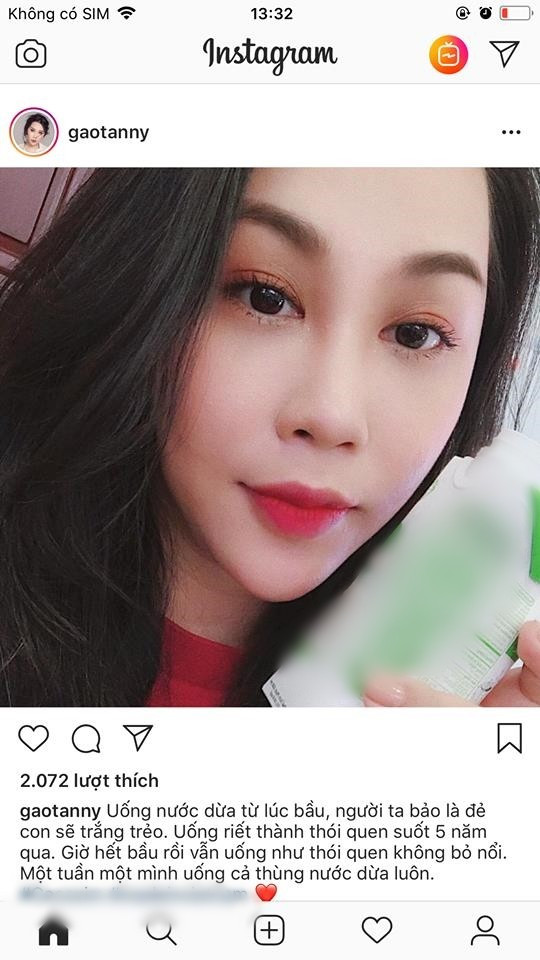 Không chỉ có vậy, Gào còn từng bị dân mạng nhận xét là quảng cáo nước dừa không có tâm. Cô cho biết bản thân uống cả thùng nước dừa mỗi tuần dù đây là loại nước không hề tốt khi uống quá nhiều, có thể gây sảy thai.