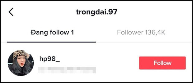 Về phía cầu thủ Trọng Đại, anh cũng đã bỏ theo dõi bạn gái trên trang cá nhân, thay vào đó là theo dõi duy nhất một cô gái lạ hoắc.