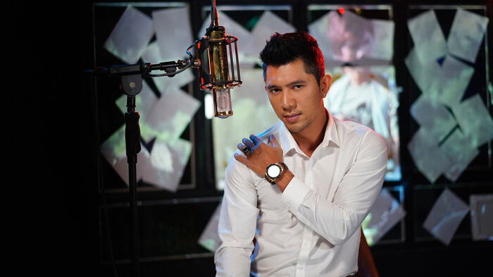 Hình ảnh chàng ca sĩ – nhạc sĩ lãng tử với mái tóc rẽ ngôi bồng bềnh, tự tin hát, nhảy trên sân khấu đã in sâu vào ký ức bao lớp thế hệ 8X, 9X bây giờ đã hoàn toàn khác xưa.