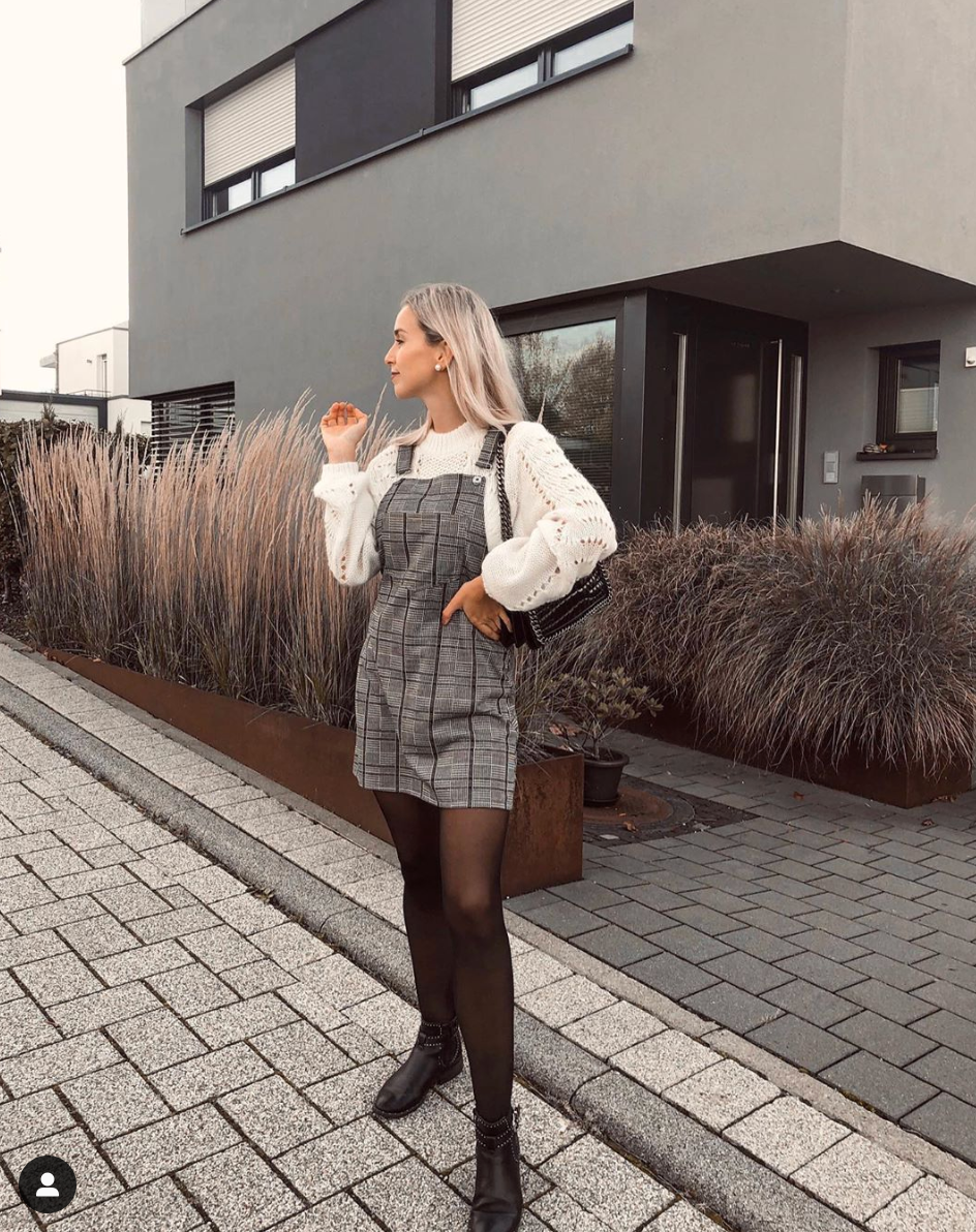 OOTD nói cách khác là chụp ảnh phong cách thời trang hàng ngày. Bên cạnh con người là nhân vật trung tâm, phong cách chụp ảnh này còn cần cảnh vật xung quanh thật đẹp. Thường những nơi được chọn để làm bối cảnh sẽ là đường phố, quán cà phê,...miễn sao phù hợp với bộ đồ đang mặc. Ảnh: Instagram