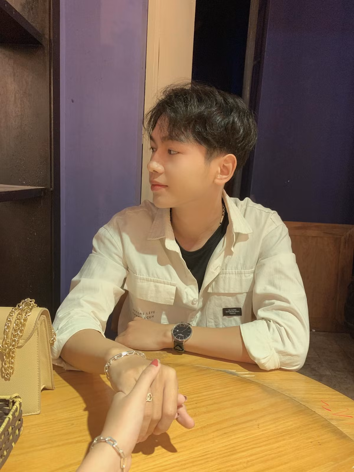 Chàng hot boy Đà Nẵng có góc nghiêng khiến bất kỳ chị em nào cũng phát mê.