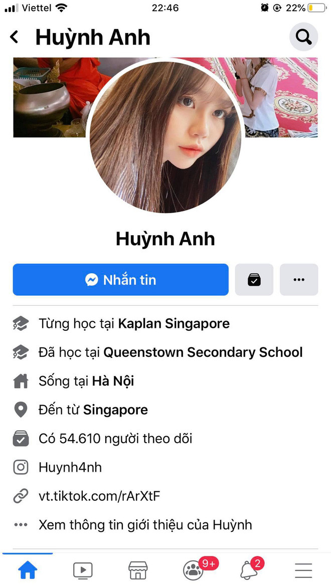 Cùng với đó, Huỳnh Anh cũng đã bỏ trạng thái "đang hẹn hò" với Quang Hải trên trang Facebook cá nhân.