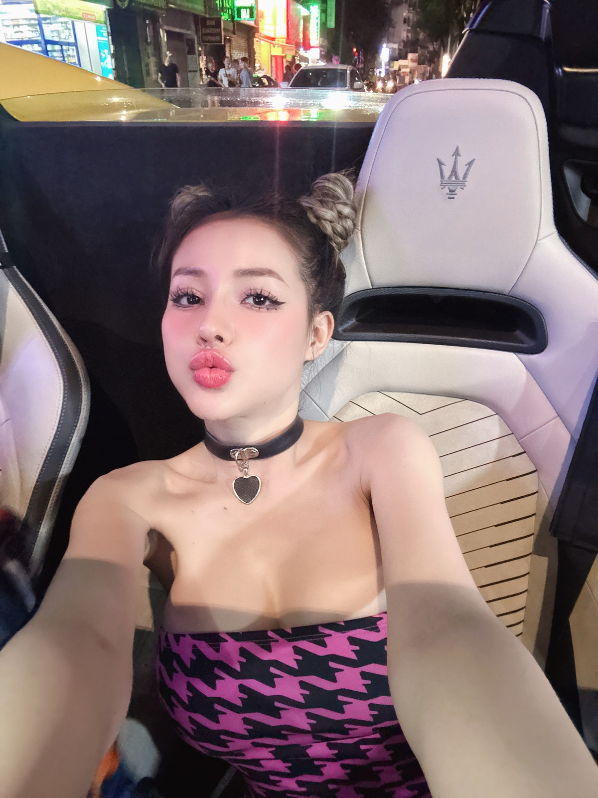 Phía Ngân 98 và Lương Bằng Quang - bạn trai của cô cho biết vừa hoàn tất thủ tục kiện Nam Em và Quế Vân suốt thời gian vừa qua liên tục réo tên cô trên các livestream.