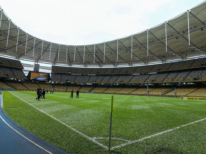 COVID-19 khien nhieu giai te liet: Tien dau tra luong?