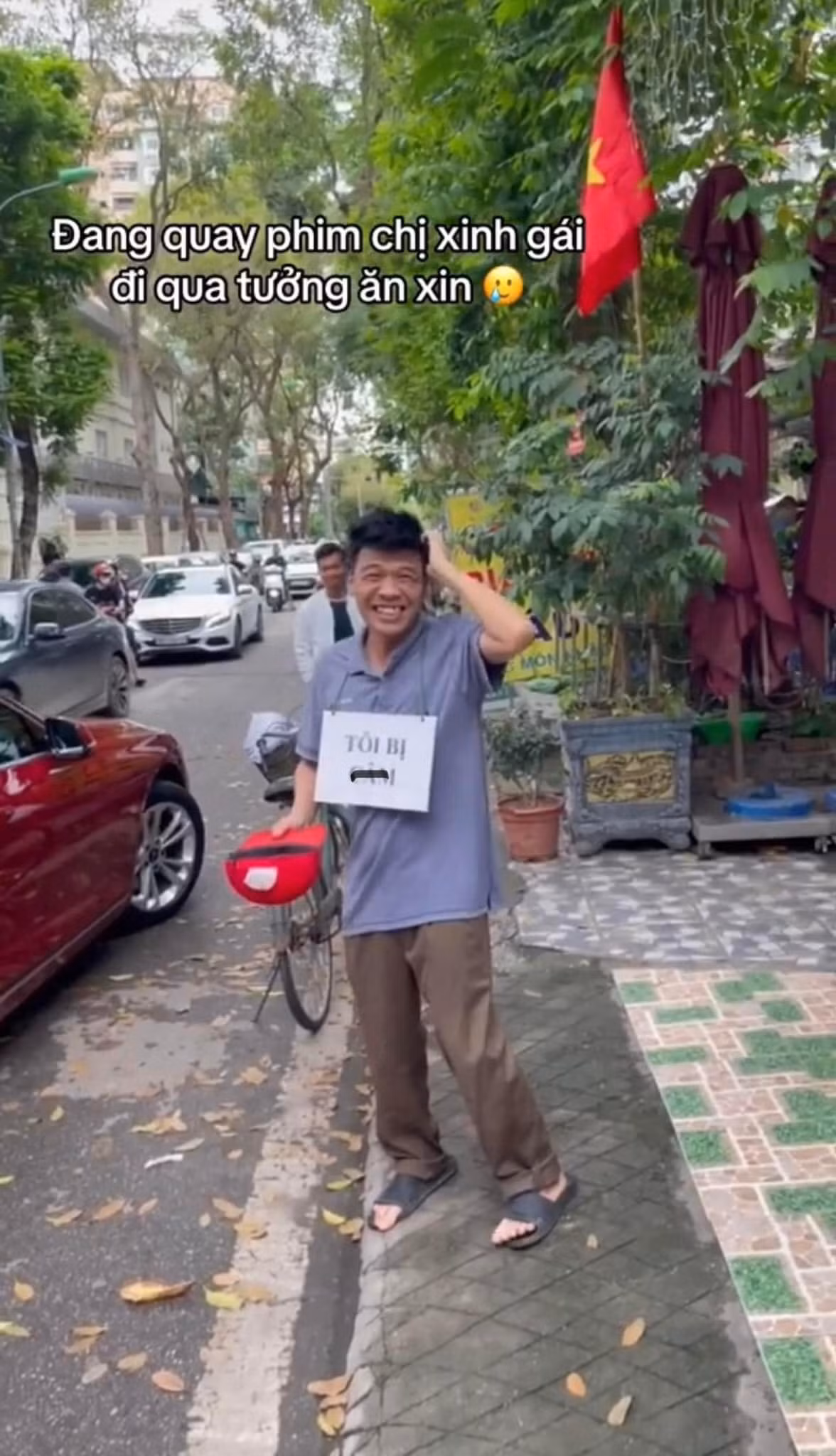 Nhiều khán giả cũng đã bày tỏ cảm xúc trước tình huống khó đỡ này: "Tức là hóa trang và diễn xuất quá tốt rồi đấy. Người ta tưởng thật thế còn gì", "a trung diễn đạt quá đấy mà", có người cho rằng chắc cô gái này không theo dõi TV hay mạng xã hội nhiều vì Trung Ruồi là một diễn viên khá quen mặt.