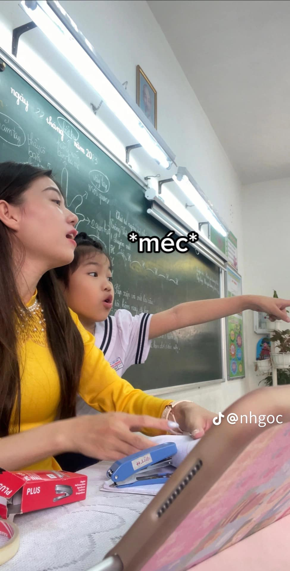 Ở dưới phần bình luận, rất nhiều người đã bày tỏ sự đồng cảm với cô giáo.