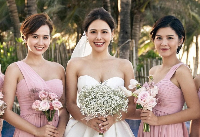 Cả 4 nàng phù dâu đều sở hữu nhan sắc xinh đẹp hết phần thiên hạ.