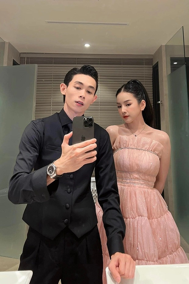 Đầu tháng 11/2023, Mie và Hồng Thanh xác nhận "đường ai nấy đi" sau 3 năm quen nhau, đến hiện tại cặp đôi đã chia tay được hơn nửa năm.