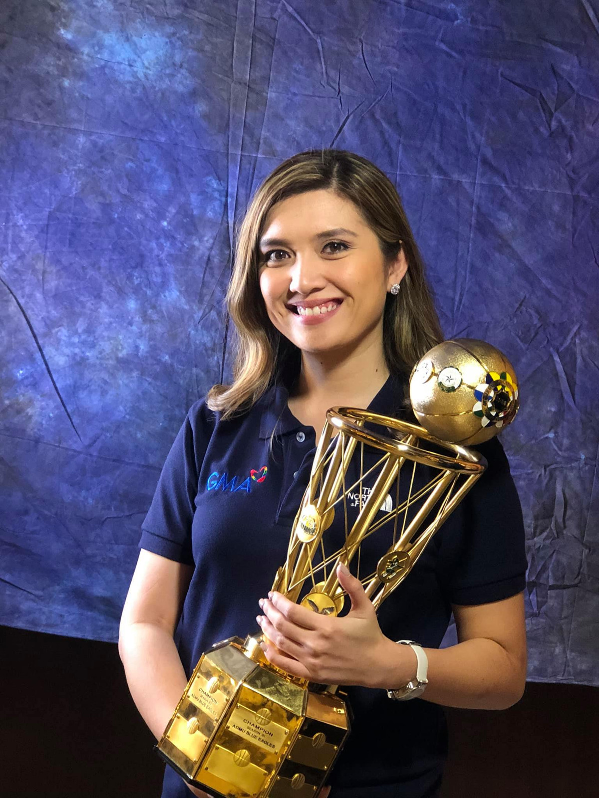 "Đất nước chúng tôi không có nhiều đất cho môn thể thao này, nên cũng dễ hiểu khi bộ môn bóng đá ít được quan tâm và đầu tư. Bản thân tôi cũng không biết gì về môn này" - phóng viên tờ GMS Network chia sẻ thêm.