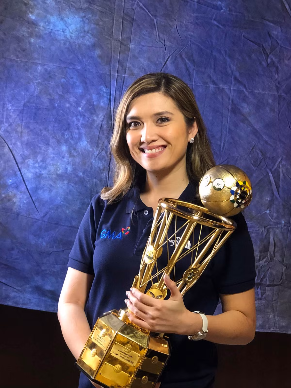 "Đất nước chúng tôi không có nhiều đất cho môn thể thao này, nên cũng dễ hiểu khi bộ môn bóng đá ít được quan tâm và đầu tư. Bản thân tôi cũng không biết gì về môn này" - phóng viên tờ GMS Network chia sẻ thêm.