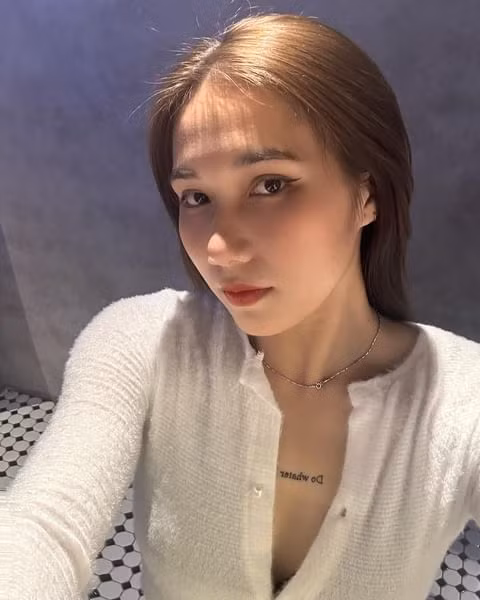 Khoảnh khắc đời thường của nữ vận động viên bóng chuyền.