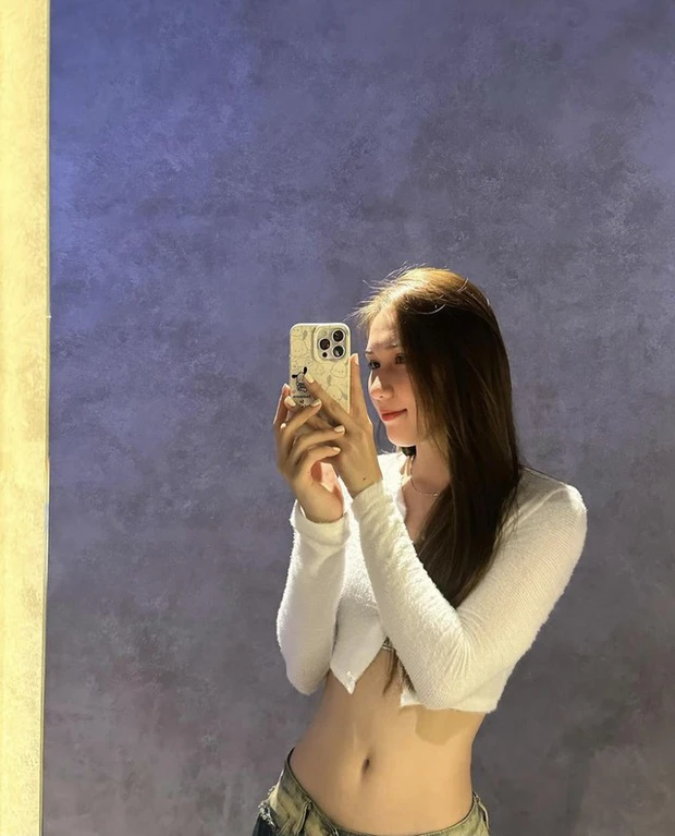 Sở hữu chiều cao ấn tượng hơn 1m7 cùng vóc dáng nuột nà, Lan Vy được kỳ vọng sẽ trở thành "mỹ nhân thế hệ mới" của nền bóng chuyền nước nhà.