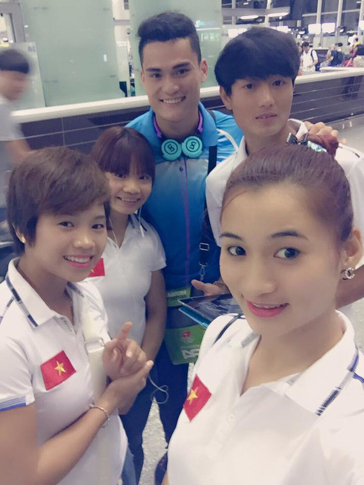 Không chỉ có thành tích đáng nể trong thi đấu chuyên nghiệp, VĐV Nguyễn Thị Oanh còn được mệnh danh là hoa khôi của làng điền kinh Việt Nam nhờ sở hữu nhan sắc xinh đẹp.