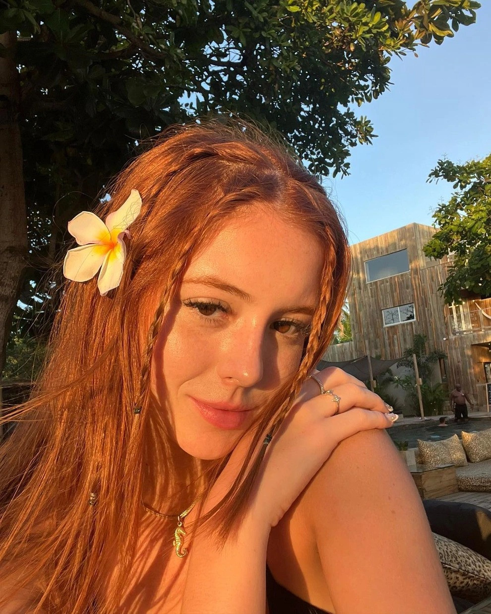 Gương mặt Amanda Aruajo xinh đẹp với sống mũi cao, đôi mắt to tựa thiên thần.