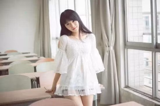 Cũng có cô nàng yểu điệu thục nữ, phong cách tiểu thư.