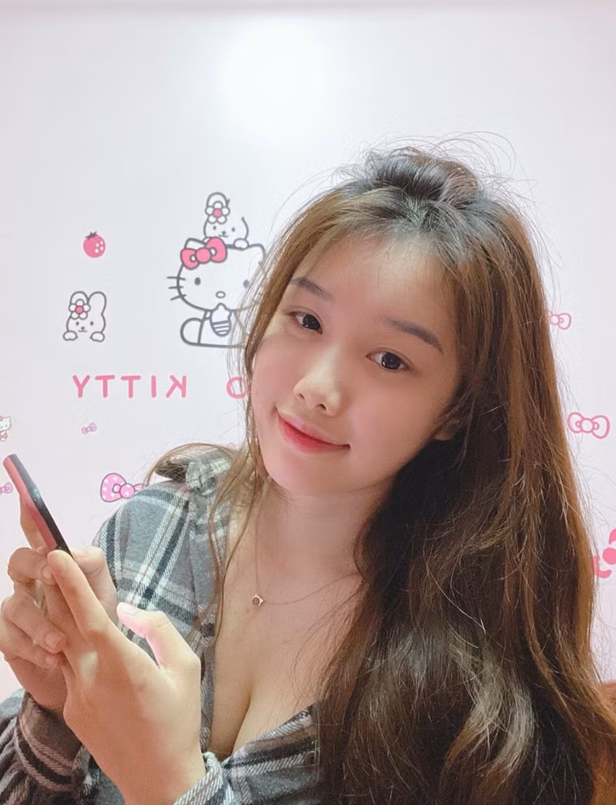 Mặc dù khẳng định quảng cáo có trách nhiệm, không lừa ai nhưng sau "phốt" này, Nhung Bum mất điểm trầm trọng trong mắt người hâm mộ.