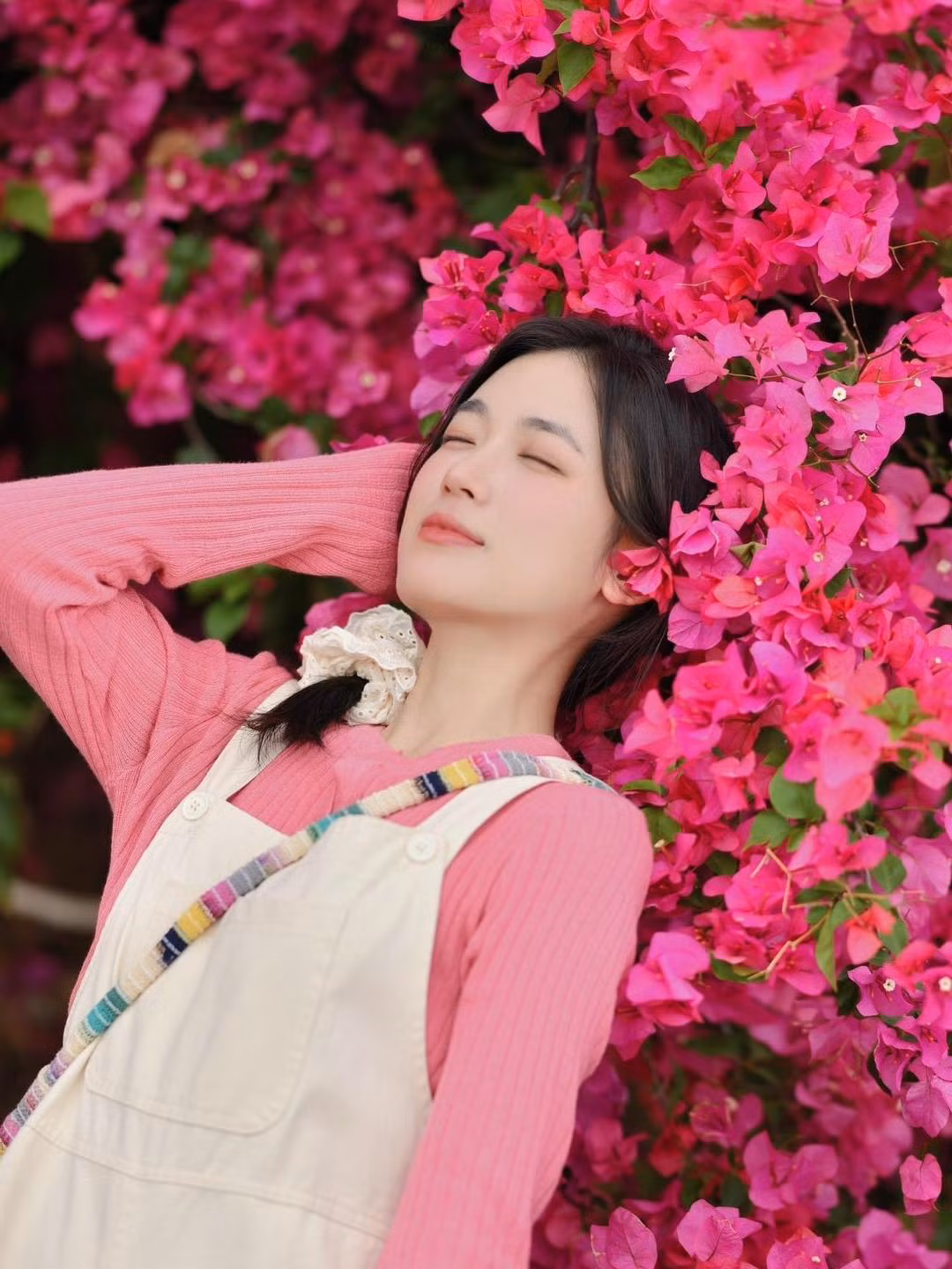 Tận hưởng trong không khí mùa hè đầy sắc màu rực rỡ.