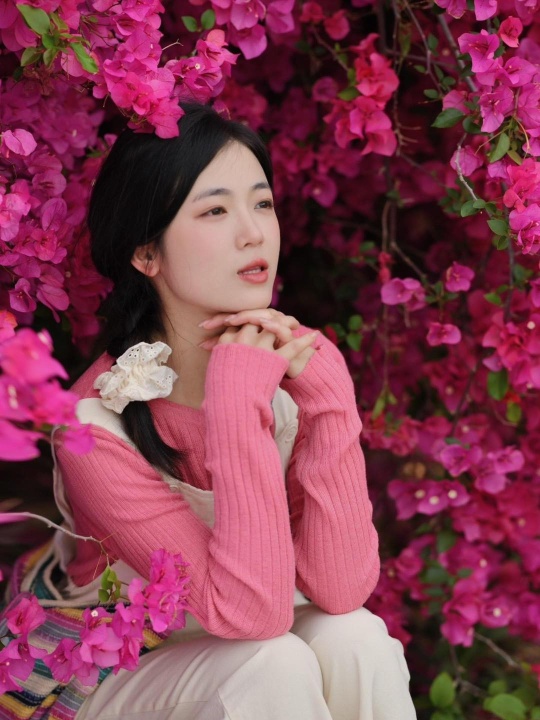 Hóa thân thành thiếu nữ mơ màng...