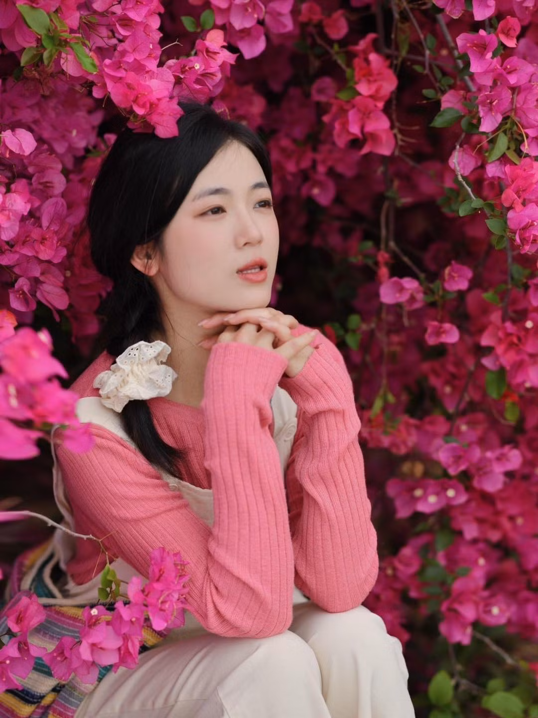 Hóa thân thành thiếu nữ mơ màng...