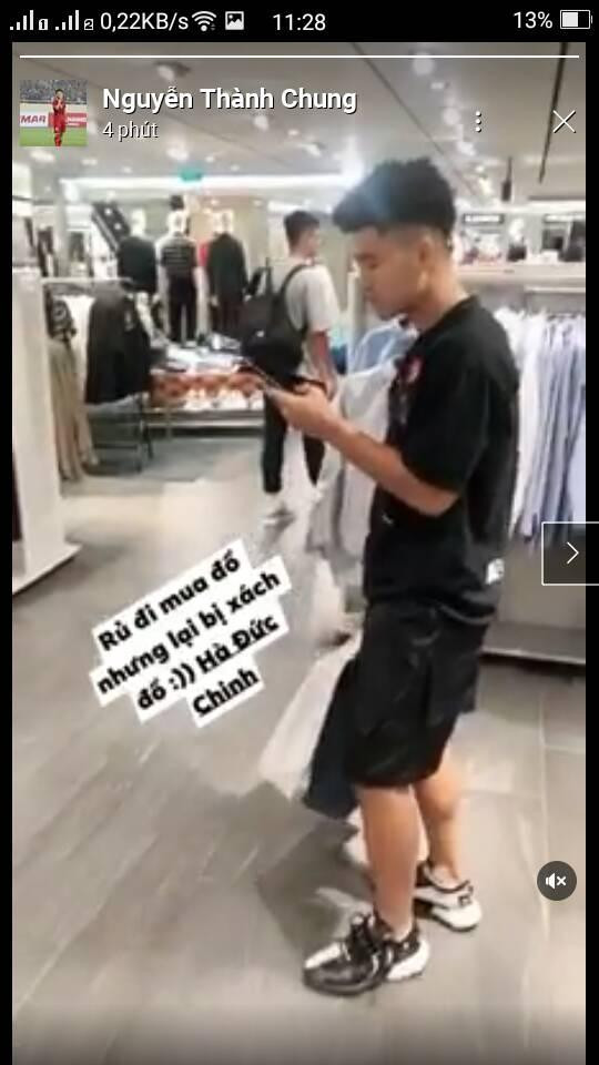 Không chỉ vậy, những cầu thủ U22 Việt Nam đều đồng loạt chia sẻ khoảnh khắc check-in Sài Gòn trước khi lên đường sang Philippines dự SEA Games 30.