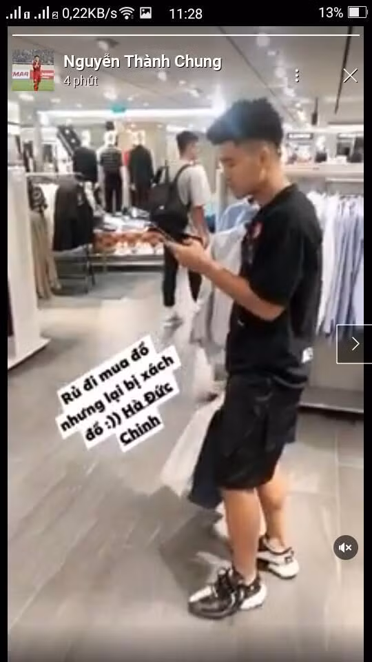 Không chỉ vậy, những cầu thủ U22 Việt Nam đều đồng loạt chia sẻ khoảnh khắc check-in Sài Gòn trước khi lên đường sang Philippines dự SEA Games 30.