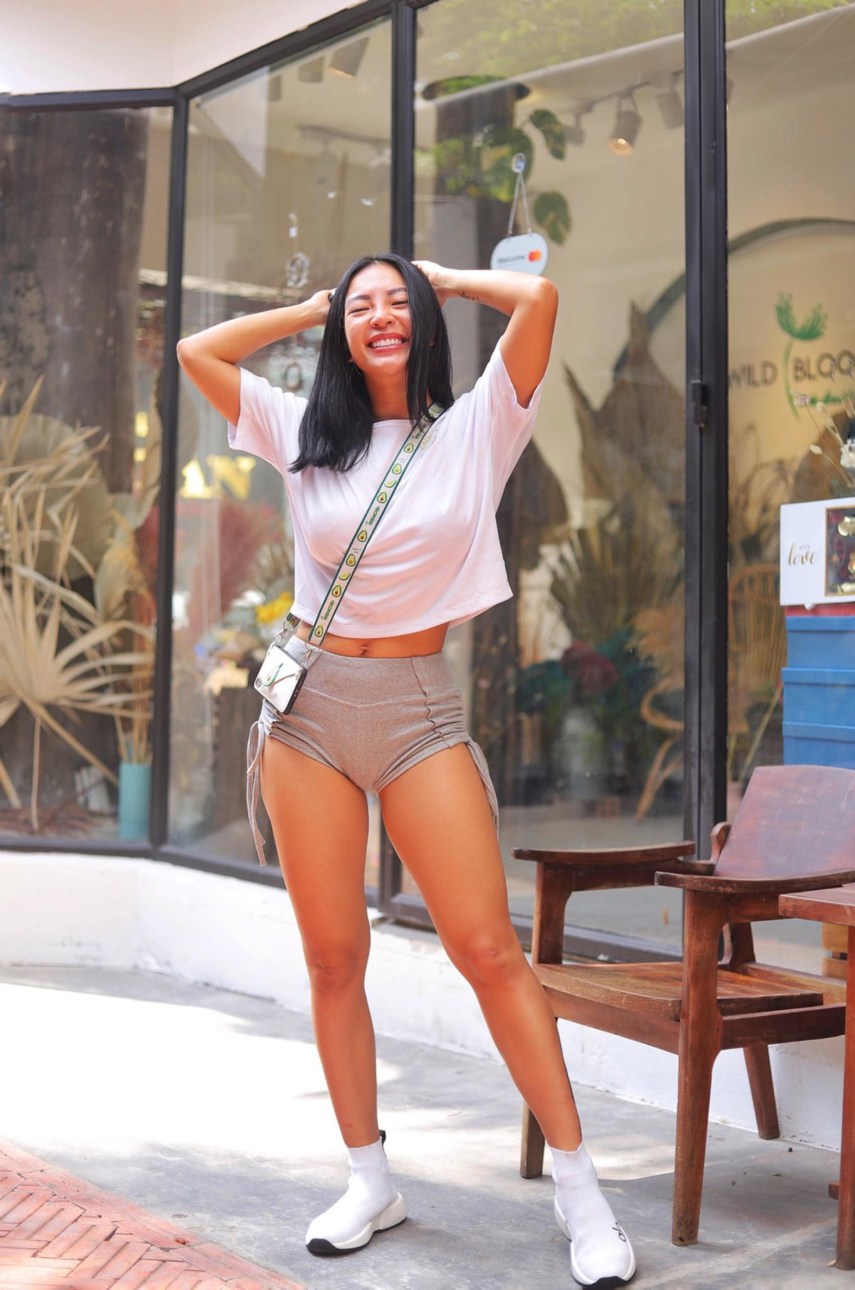 Thừa nhận chồng không đáp ứng đủ nhu cầu sinh lý, Hana Giang Anh chia sẻ: "Mình vẫn hiểu và chấp nhận vì nhu cầu đôi khi chỉ đến từ phía mình và không ai lúc nào cũng trong trạng thái thoải mái nhất để có thể phục vụ 24/7. Nếu là nhu cầu của mình thì mình sẽ tự giải tỏa thôi".