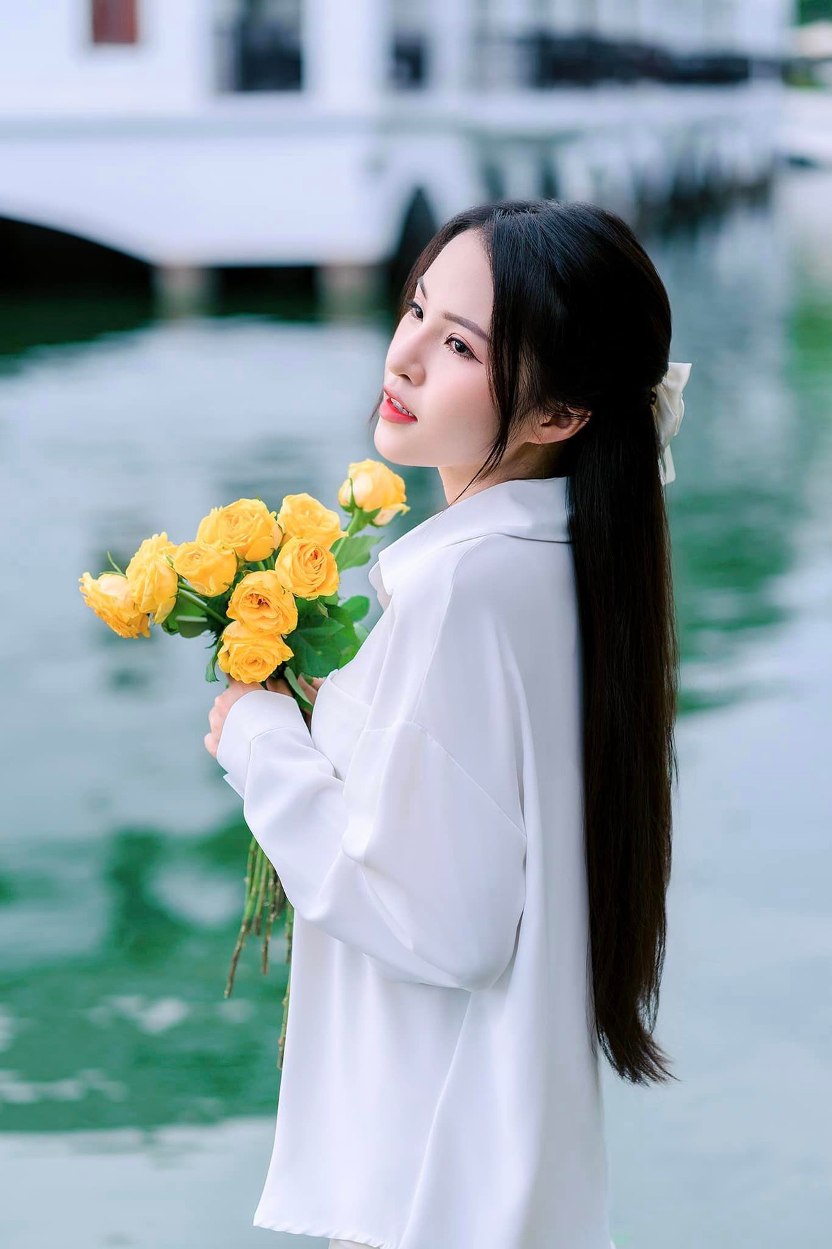 Trong cuộc thi trên, Huyền Ngọc không chỉ gây ấn tượng bởi gương mặt xinh đẹp, thân hình đẹp cùng phong thái duyên dáng, thanh lịch mà cô còn mang tới cuộc thi cả một câu chuyện đầy cảm hứng. Đó là quá trình thay đổi bản thân từ một cô gái 65kg, tự ti về bản thân trở thành một Á khôi 2 mạnh mẽ, tự tin và tỏa sáng trên sân khấu.