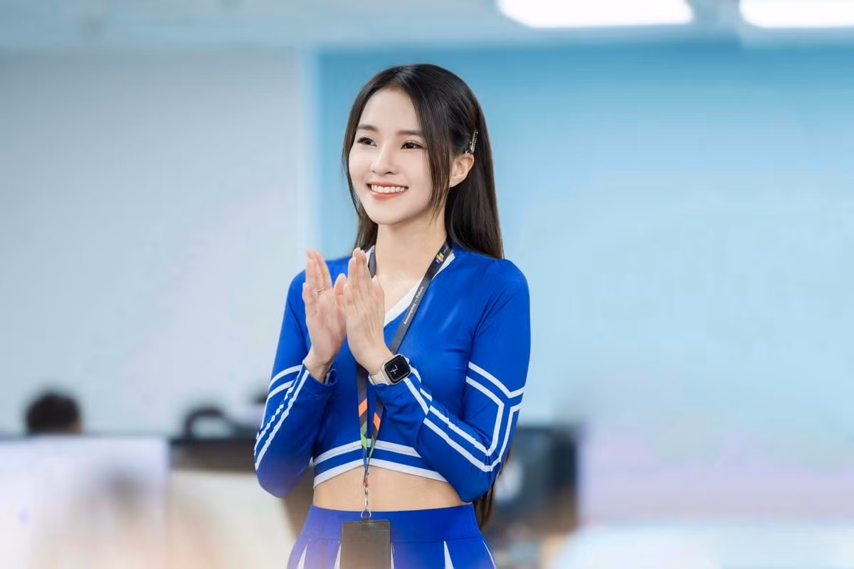 Thế nhưng biến cố gia đình ập tới vào 2019 khi đang còn là sinh viên, Huyền Ngọc đã mất đi người bố của mình, đồng thời cũng là trụ cột gia đình khiến cuộc sống của cô trở nên hết sức khó khăn.