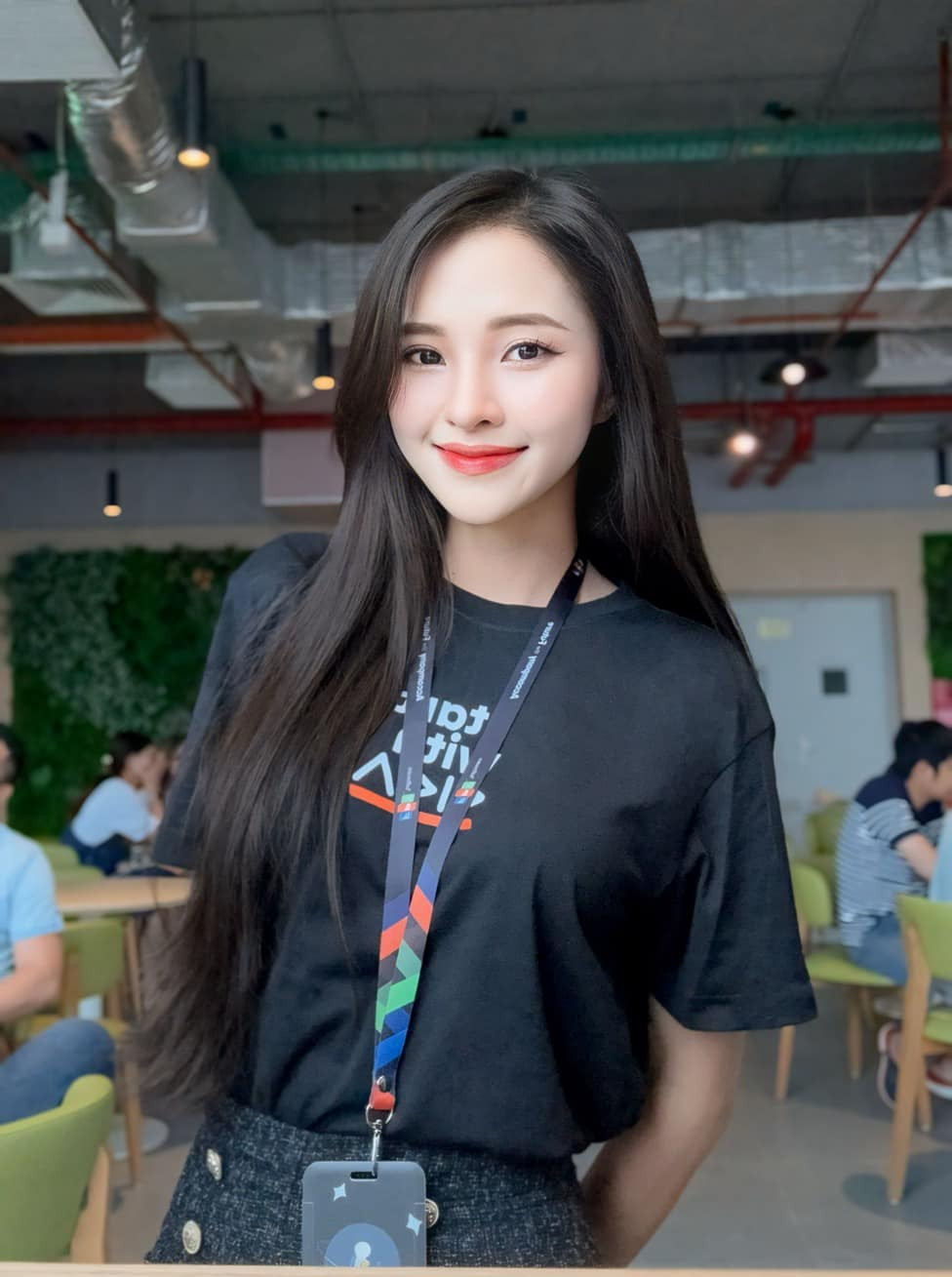 Trong thời gian đi học Huyền Ngọc rất hoạt bát, năng nổ hay tham gia các hoạt động ngoại khóa và các hoat động từ thiện đầy ý nghĩa. Ở đây cô có cơ hội trở thành một MC, sau khi được làm MC cô cảm thấy rấy yêu thích công việc này và ngày càng đam mê với nó.