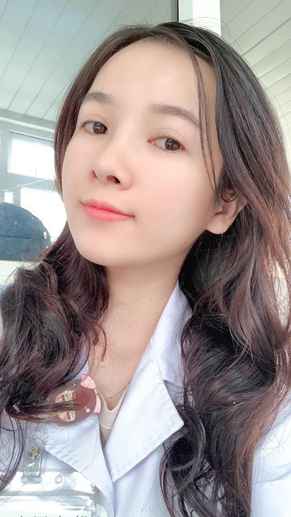 Sau khi phẫu thuật thẩm mỹ thay đổi diện mạo khuôn mặt, Hà trở thành con người khác hẳn. Sở hữu nét xinh đẹp ưa nhìn, vẻ ngoài dịu dàng.