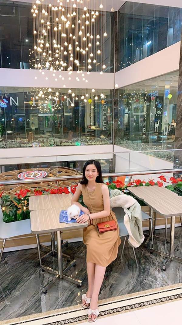 Cô nàng tự tin hơn, trân trọng bản thân hơn và biết cách làm đẹp hơn xưa.