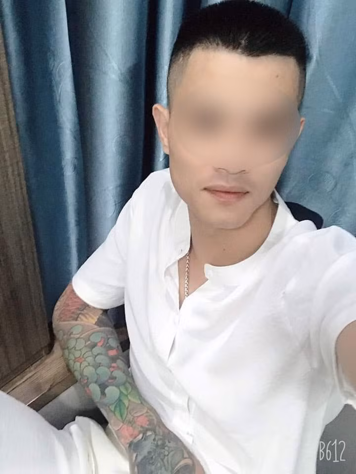 Đặc biệt, anh chàng thừa nhận cô gái được là bạn gái cũ Khá Bảnh chính là người yêu của mình qua dòng bình luận trên MXH.