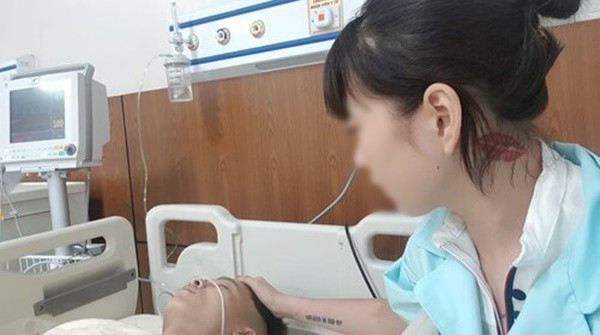 Dựa vào những status, ảnh tình cảm thân thiết cô gái đăng tải, nhiều người chắc mẩm đây chính là người yêu của giang hồ mạng Khá Bảnh.