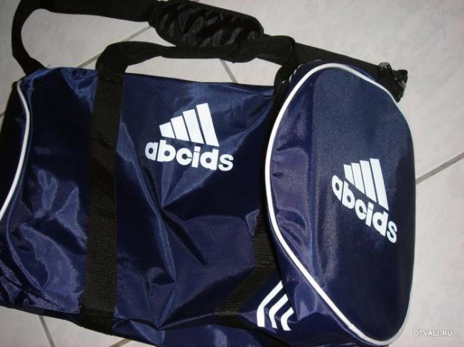 Từ giày dép, túi xách, quần áo, mũ,... đều có thể bị nhái một cách dễ dàng.