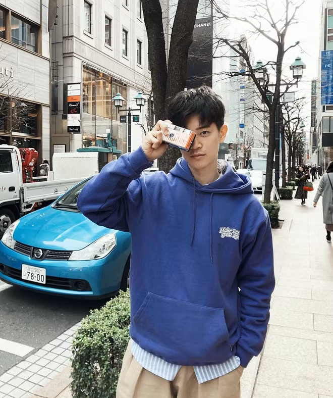 Anh cũng được chọn làm thành viên Hiệp hội danh dự doanh nghiệp quốc tế, đây là tổ chức vinh danh sinh viên có thành tích hàng đầu từ khắp nơi trên thế giới trong các trường kinh doanh.