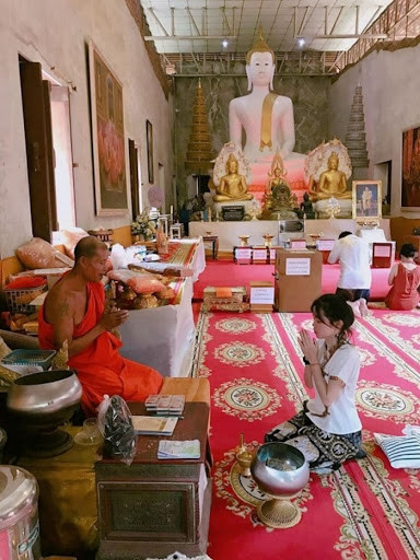 Huỳnh Anh từng phải đăng ảnh đi chùa kèm trạng thái ẩn ý, mong muốn dân mạng "đa khẩu hạ lưu tình".