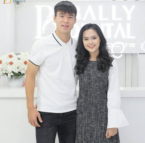 Không chỉ kiểu dáng mà những thiết kế màu sắc nhã nhặn cũng được bà xã Duy Mạnh chọn phần đa trong khoảng thời gian này.